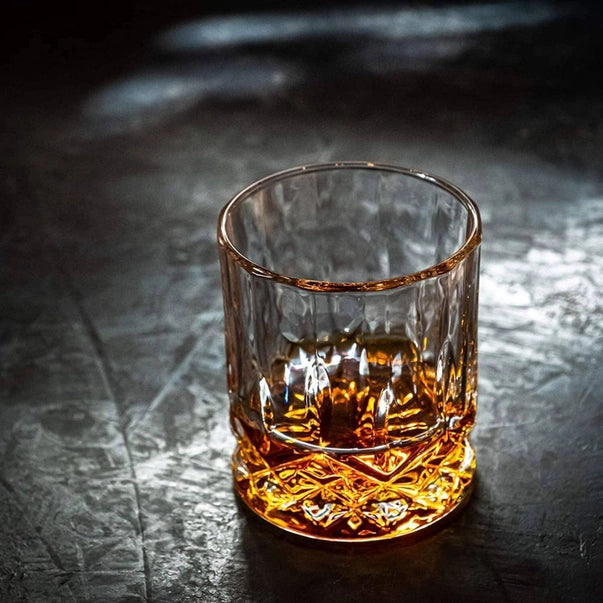 The Connoisseur's Set – Whiskey Glasses & Granite Stones