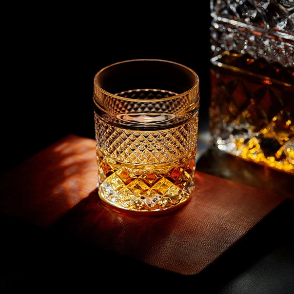Luxury Whiskey Decanter Gift Set – Premium Crystal Design