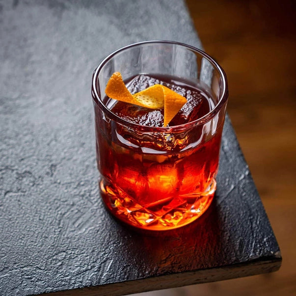 The Connoisseur's Set – Whiskey Glasses & Granite Stones